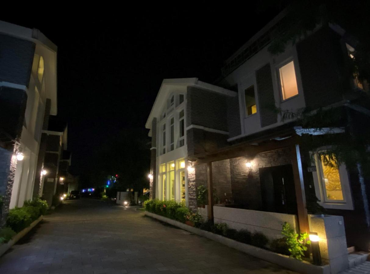 北歐小宅-市區電梯民宿附停車位 Kota Hualien Bagian luar foto