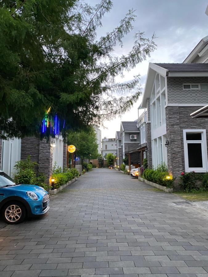 北歐小宅-市區電梯民宿附停車位 Kota Hualien Bagian luar foto